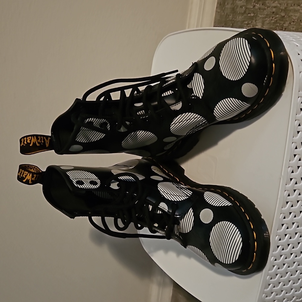 Dr martens polka dot boot